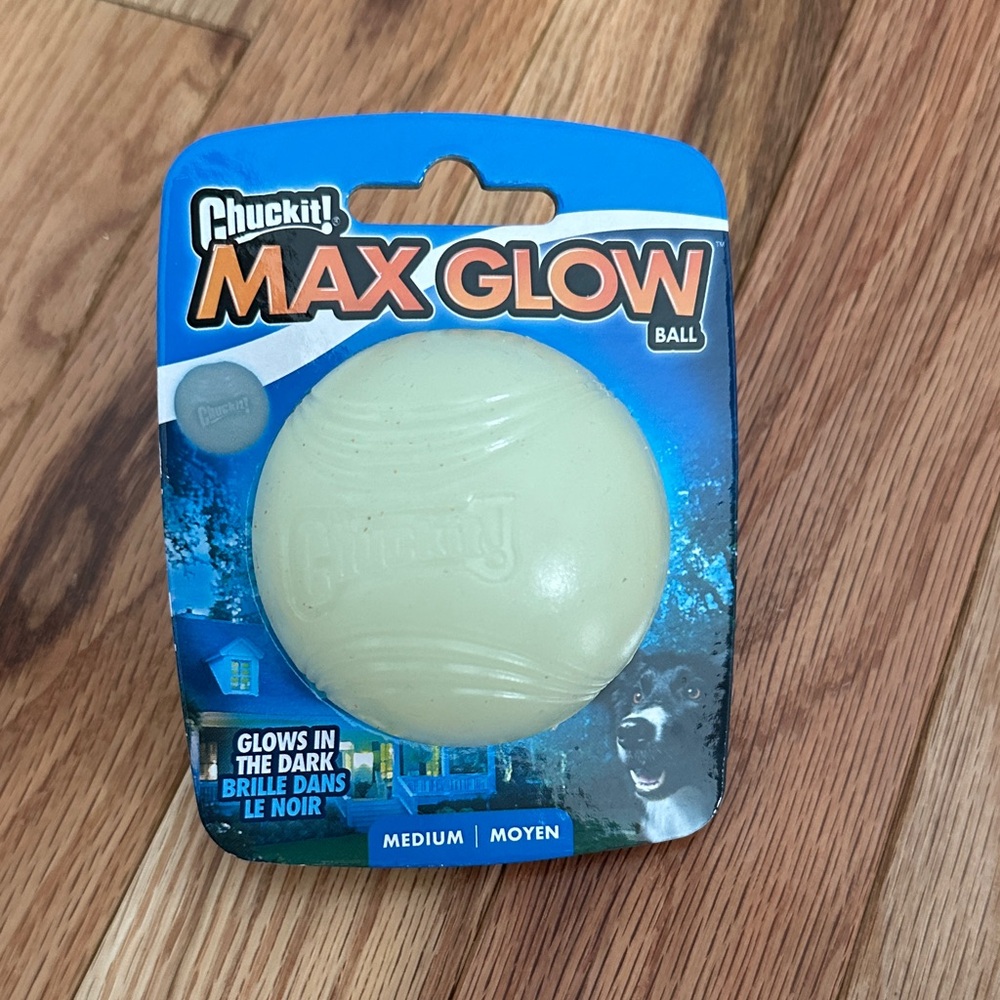 CHUCKIT Max Glow Ball
